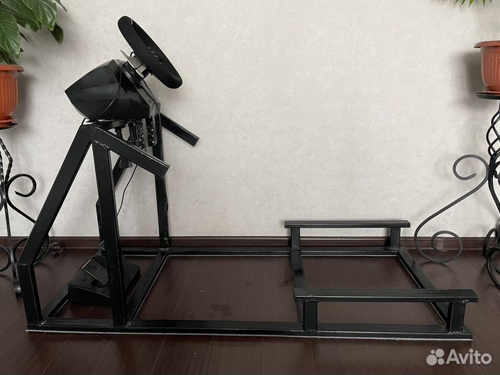 База для кокпита (стойка для игрового руля)