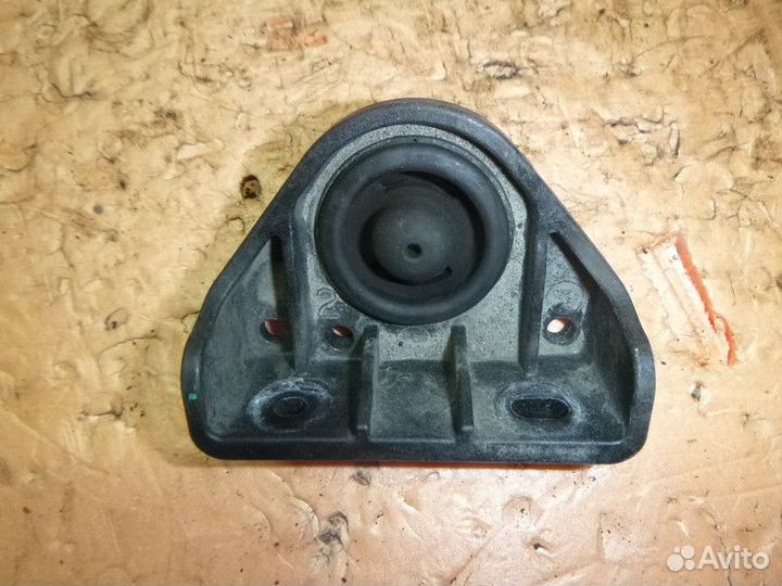 Кронштейн радиатора hyundai tucson 2015