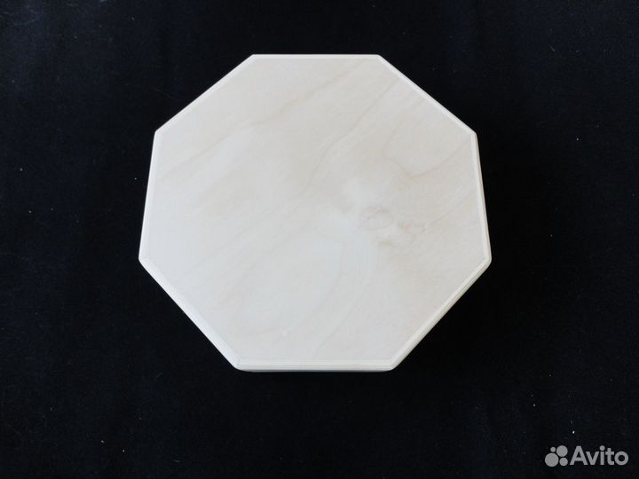 Шкатулка восьмигранная