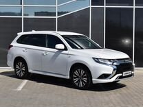 Mitsubishi Outlander 2.0 CVT, 2022, 22 926 км, с пробегом, цена 3 020 000 руб.