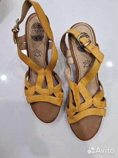 Босоножки новые натуральная кожа 39 chester