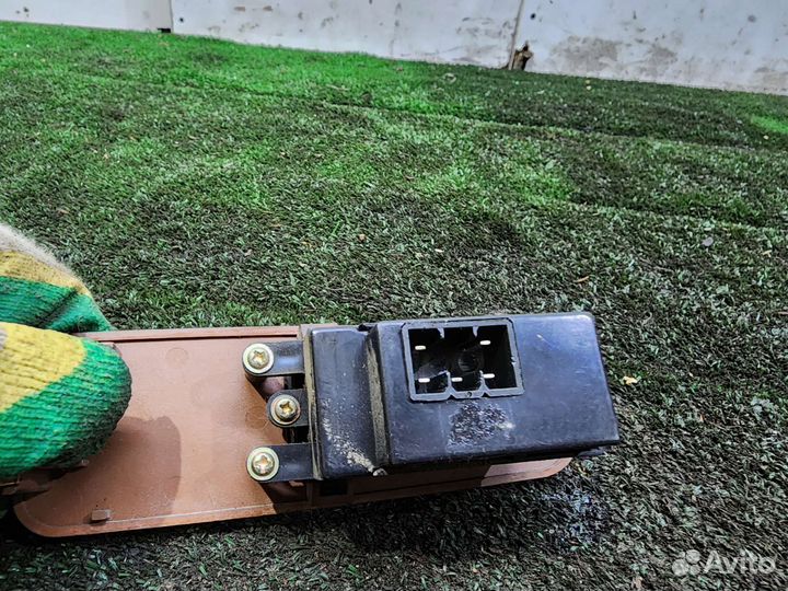 Кнопка стеклоподъемника задняя левая Safe