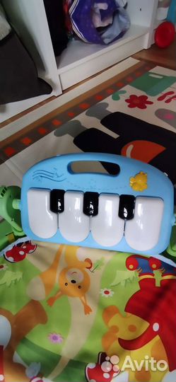 Развивающий коврик с пианино