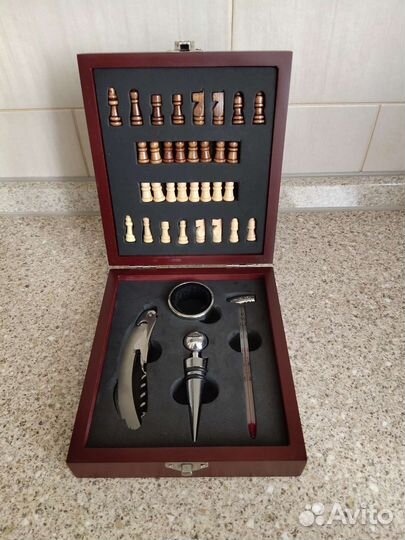 Набор сомелье и шахматы