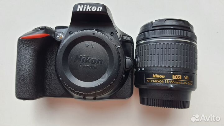 Nikon D5600 AF-P DX nikkor 18-55mm f/3.5-5.6G VR