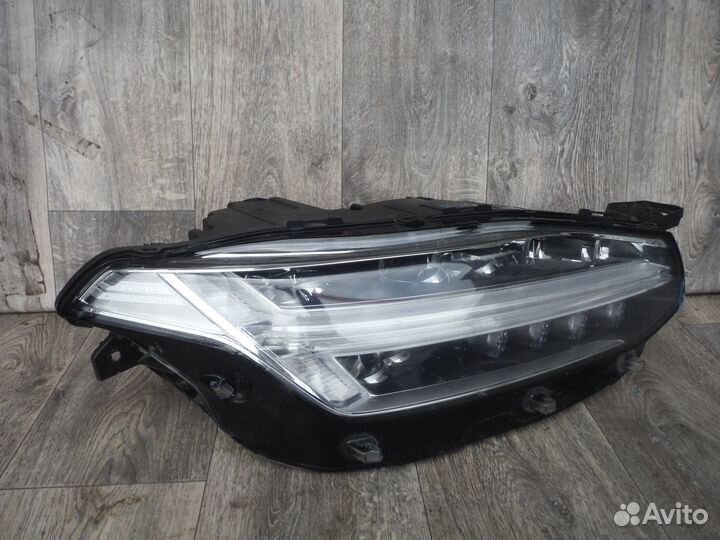 Фара правая №44 volvo XC90 2 2018