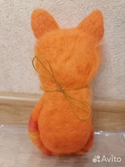 Рыжий котенок