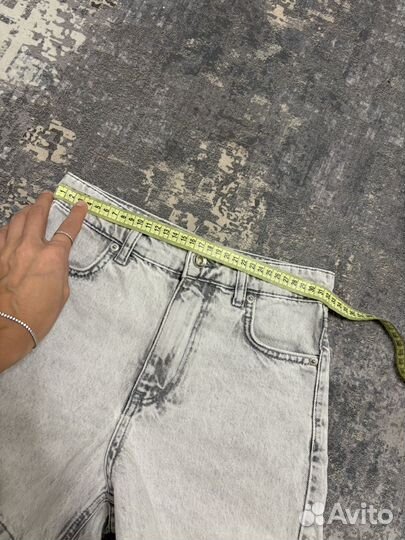 Джинсовые шорты Zara с футболками