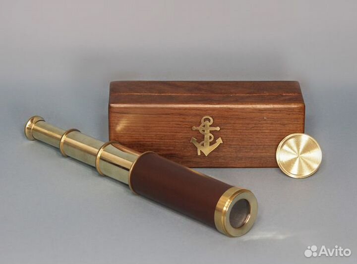 Подзорная труба индия в деревянной шкатулке