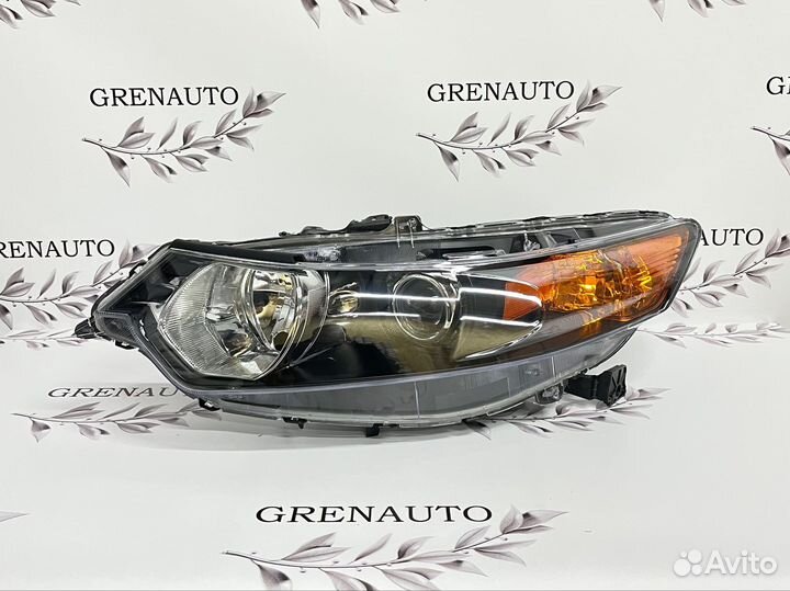 Фара левая Honda Accord 8 ксенон 2008-2011