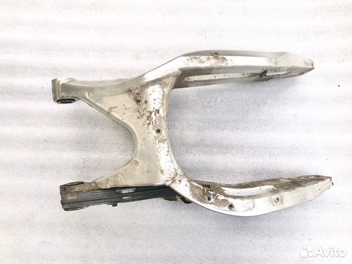 Honda CBR954RR Fireblade задний маятник