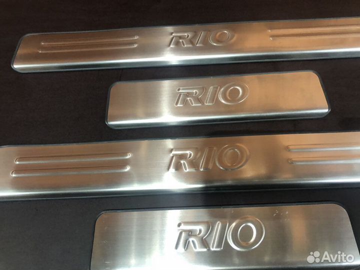 Накладки порогов на Kia Rio 3 комплект