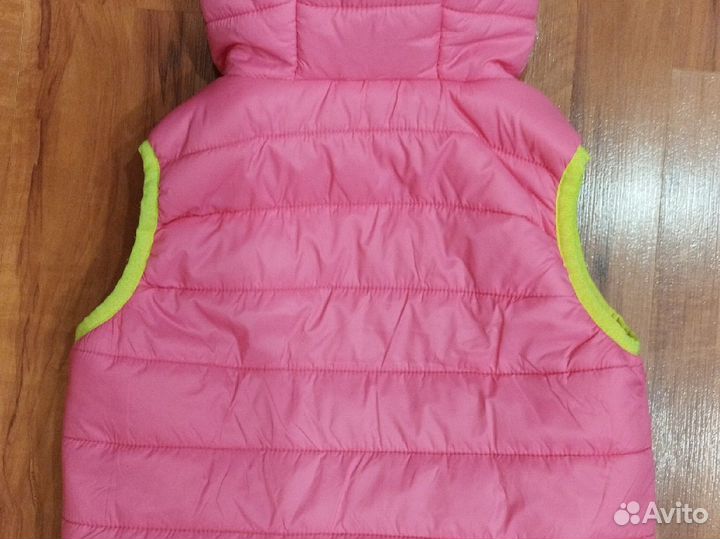 Жилет утепленный для девочки 104 р