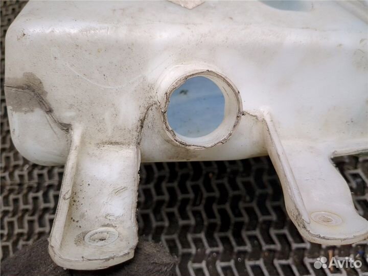 Бачок омывателя Nissan Note E11, 2006