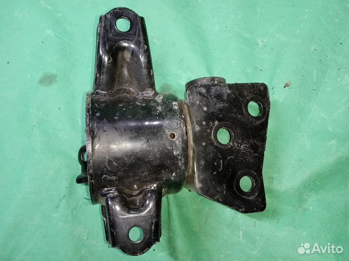 Kia Sportage (SL) III опора двигателя (правый руль