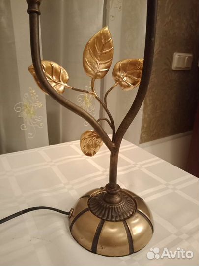 Настольная лампа