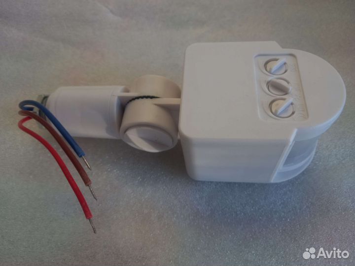 Уличный светильник с датчиком движения