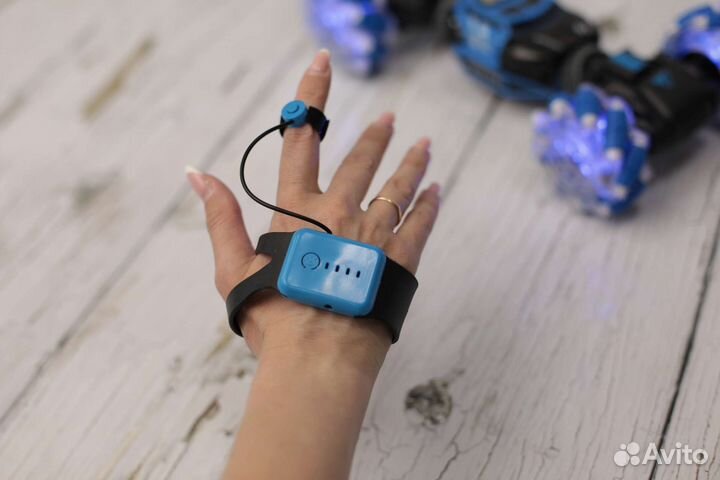 Машинка трансформер на управлении жестами