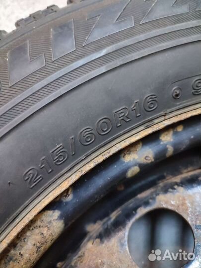 Bridgestone Blizzak VRX 215/60 R16 95S