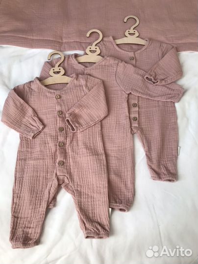 Комплект на выписку из муслина новый