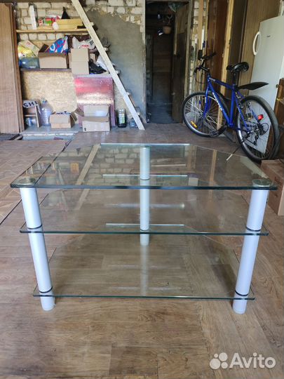 Стеклянная тумба под тв