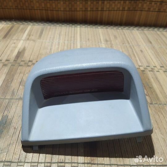 Стоп-сигнал дополнительный задний Nissan Sanny