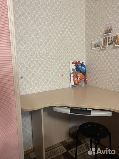 Угловой письменный стол