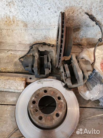 Передние тормоза е60