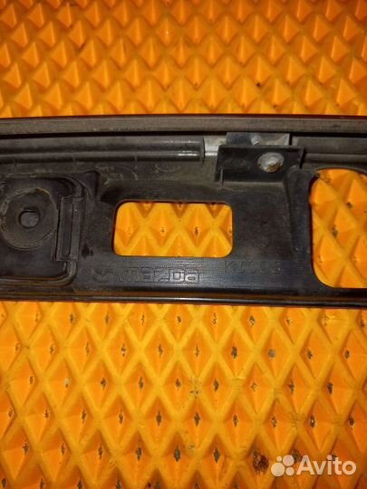 Накладка крышки багажника Mazda 6