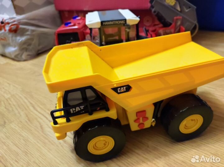 Машинки для мальчика игрушки