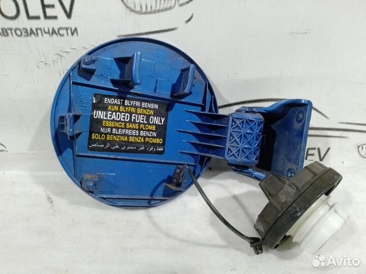 Лючок бензобака (синий) Kia Rio