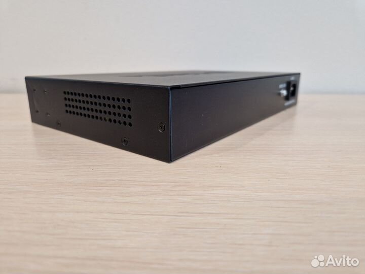 Коммутатор D-link dsg-1024c