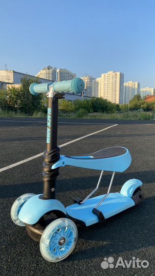 Самокат с сидением, беговел