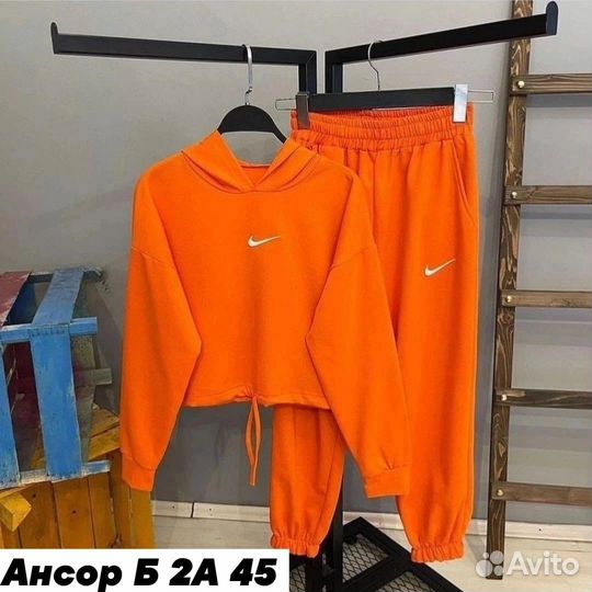 Спортивный костюм женский