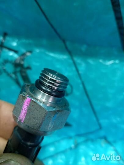 Датчик давления масла гур Toyota Land Cruiser 200