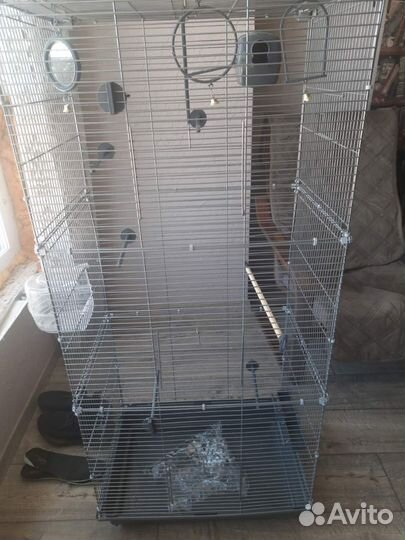 Клетка большая практически новая