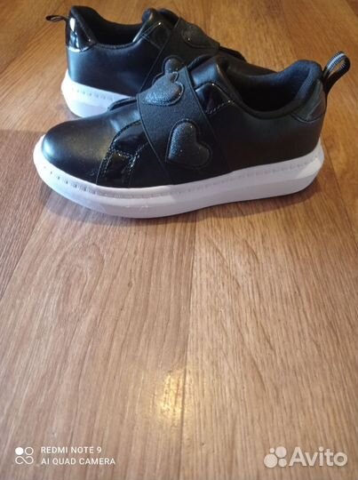 Продам ботинки