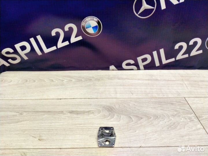 Петля замка двери передняя Bmw X3 E83 M54B25