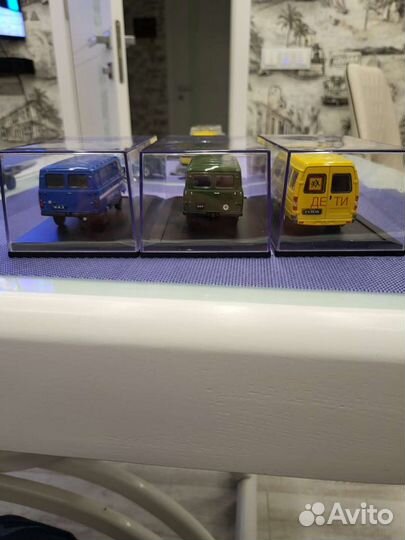 Модели 1:43 в боксах. 