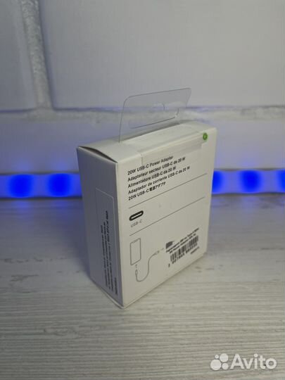 Зарядка на iPhone 20W Power Adapter