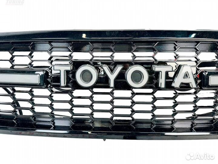 Решетка радиатора Toyota LC 100 в стиле 300 B6256