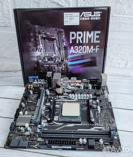 Материнская плата с процессором Ryzen 5 5500