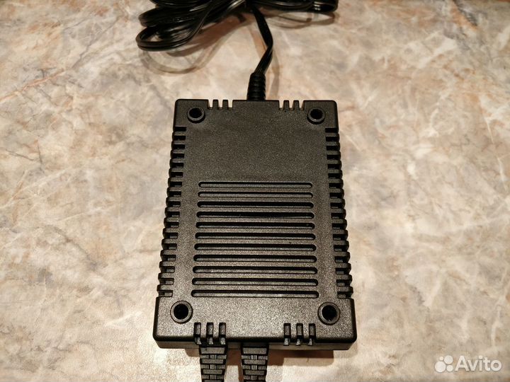 Универсальный блок питания Schiit на 4 устройства