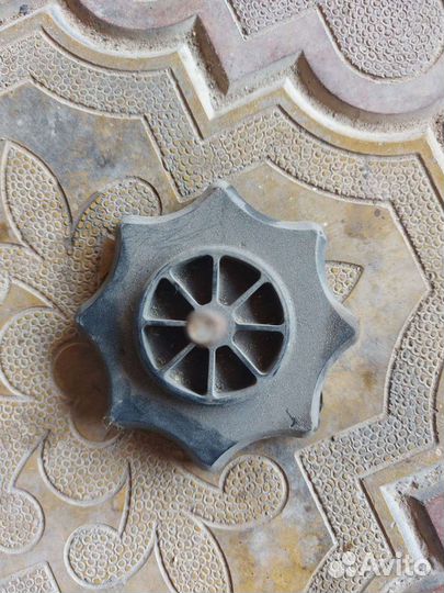 Болт крепления запаски на Skoda Fabia