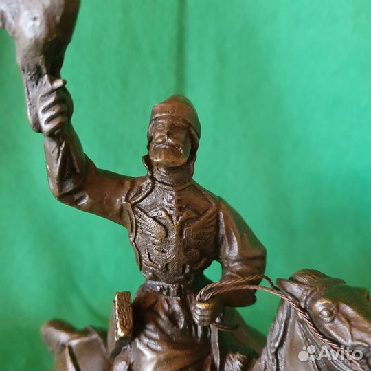 Бронзовая скульптура Царский сокольничий