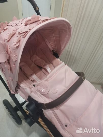 Коляска Cybex Priam 4 Simply flowers