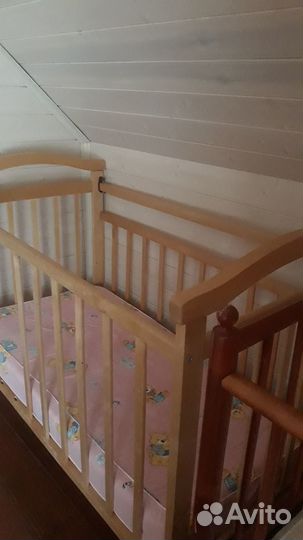 Продам две детские деревянные кроватки