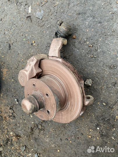 Кулак поворотный VW Transporter T3