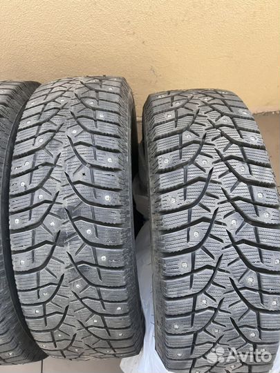 Bridgestone Blizzak Spike-02 185/65 R15 88T
