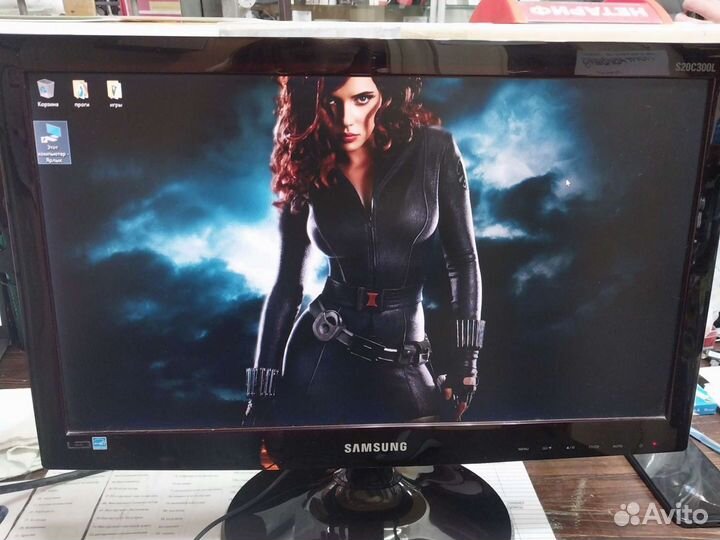 Монитор Samsung